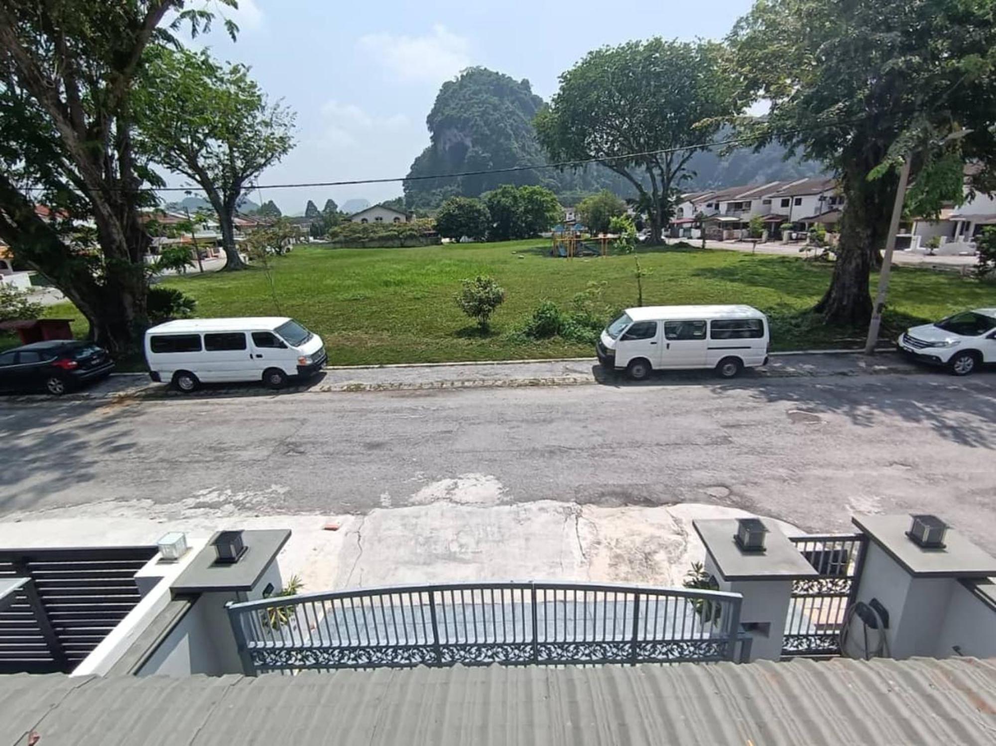 Grey Fantasy Homes#Sunway Water Theme Park イポー エクステリア 写真